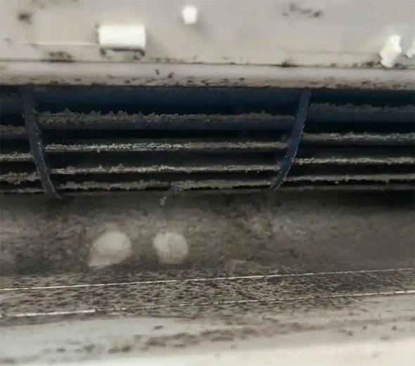 温州空调吹的风有股烧焦味是怎么回事